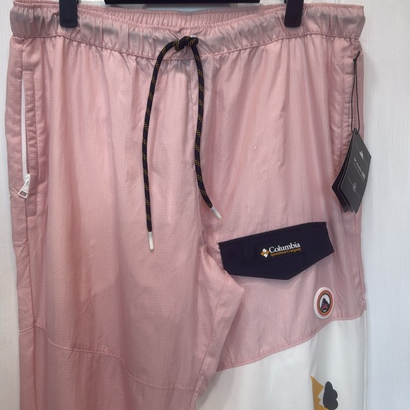 NWT Kith Columbia Riptide Wind Pant
Dusty Pink - Picture 3 of 11